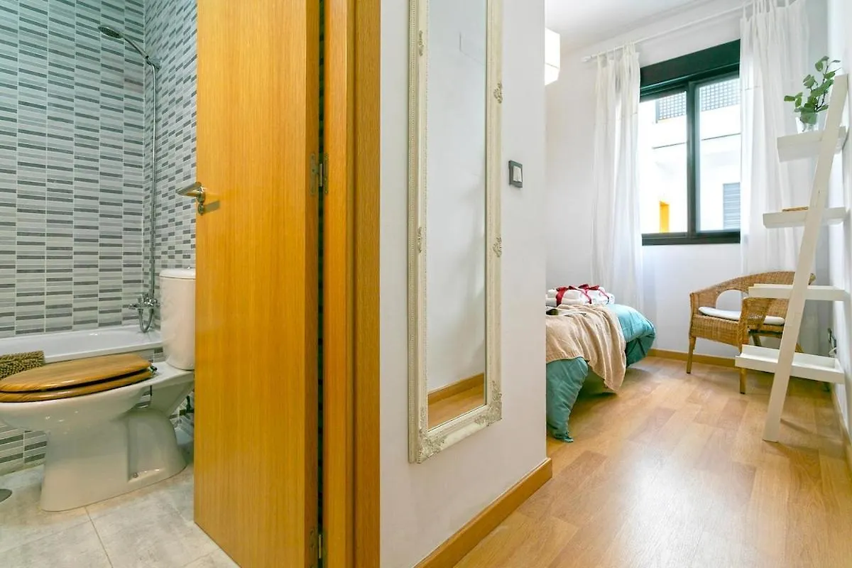 -Malagasunapts- Central Freeparking Rooftoppool